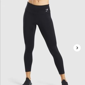 GYMSHARK sports bra and 7/8 leggings set